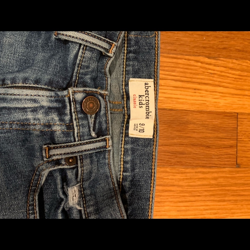 Boys Abercrombie Jeans size 9/10- like new - Picture 2 of 4